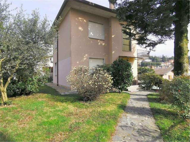 Appartamento in vendita a Lipomo