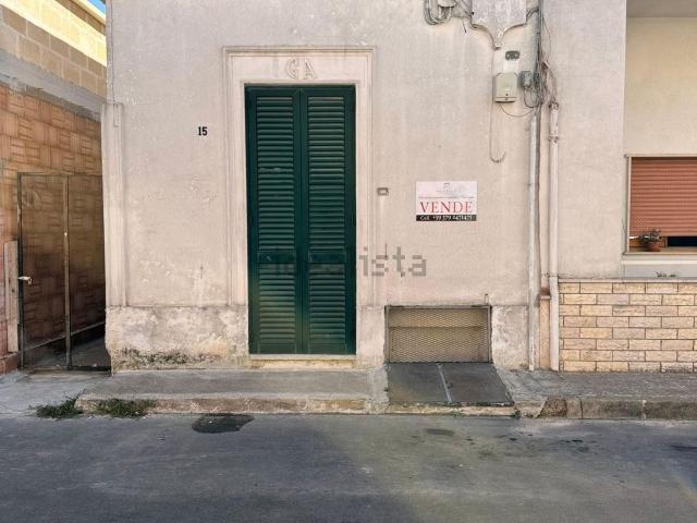 Appartamento in vendita a Veglie, Lecce
