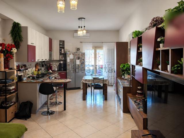 Appartamento in vendita a Calabria, Reggio Calabria