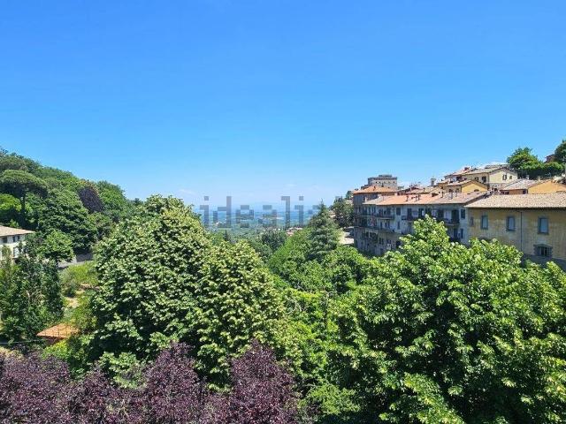 Appartamento in vendita a Soriano Nel Cimino, Lazio