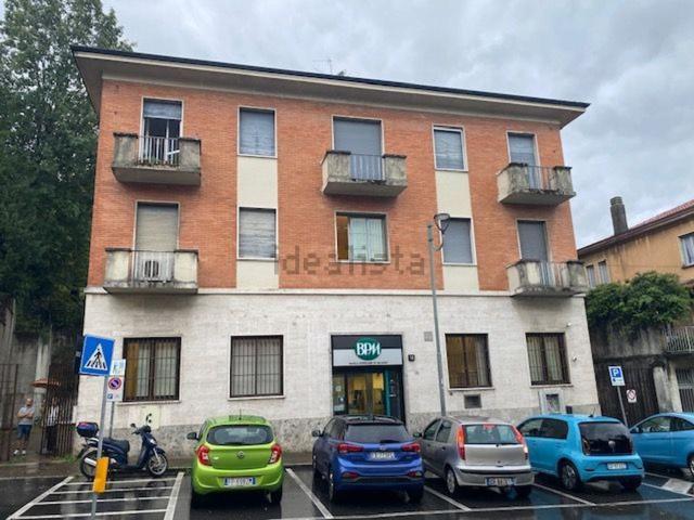 Appartamento in vendita a Barzanò, Lecco