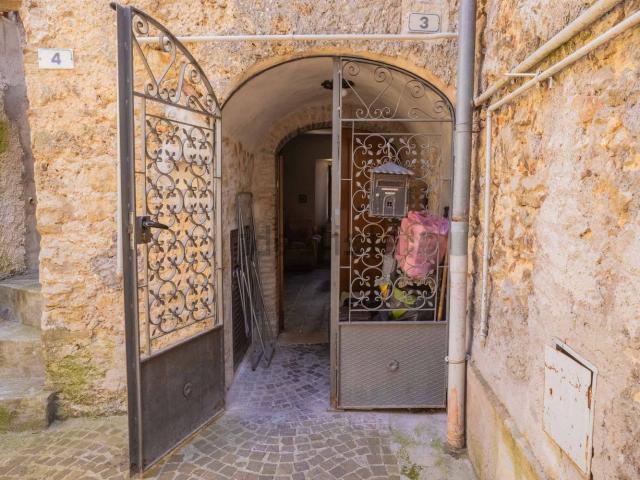 Appartamento in vendita a Rocca Sinibalda, Rieti