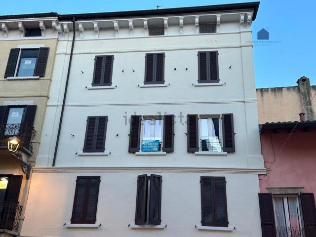 Appartamento in vendita a Desenzano Del Garda, Lombardia