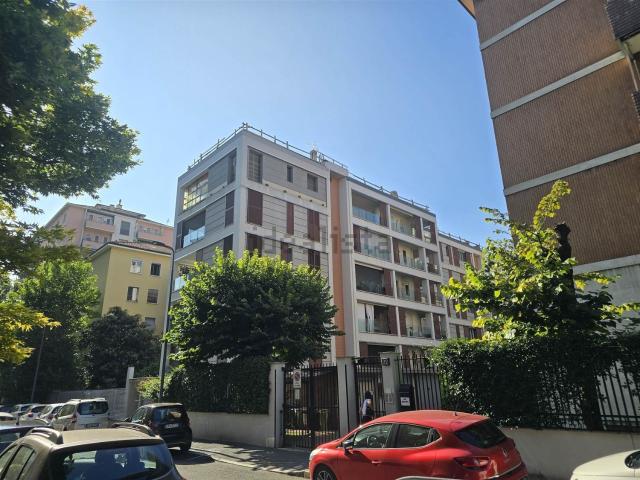 Appartamento in vendita a Municipio 4, Milano