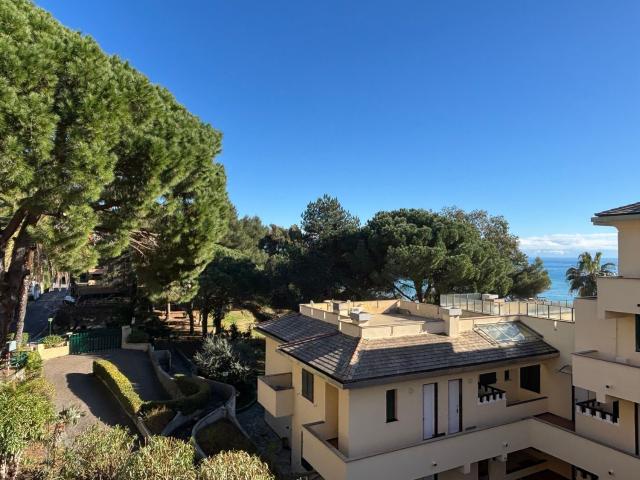 Appartamento in vendita a Pineta di Arenzano, Arenzano