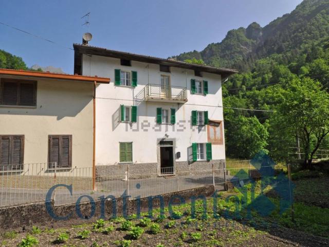 Appartamento in vendita a Comunità Montana della Valle Brembana, Valtorta