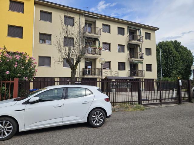 Appartamento in vendita a Cascina Confaloniera, Rosate