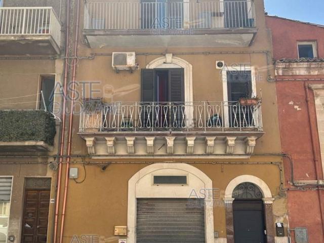 Appartamento in vendita a Cappuccini, Ragusa