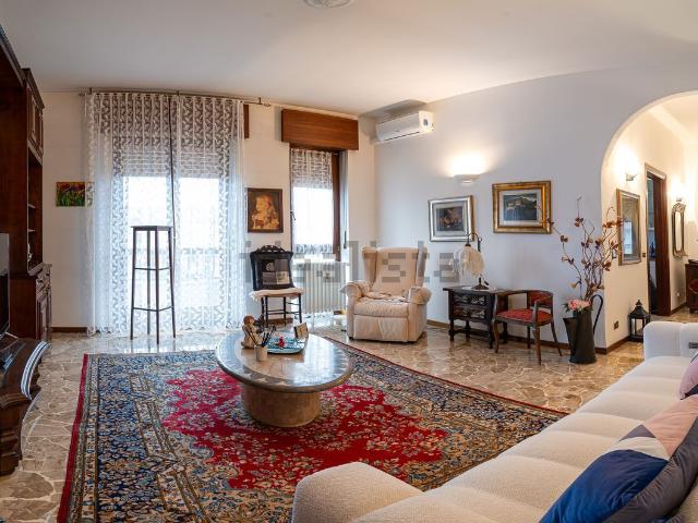 Appartamento in vendita a Sant'Albino, Monza