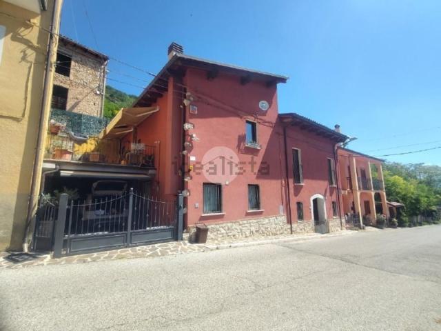 Appartamento in vendita a Tornimparte, Abruzzo