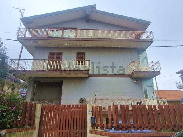 Appartamento in vendita a Gravina Di Catania, Sicilia