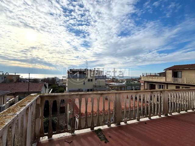 Appartamento in vendita a Passoscuro, Roma Capitale