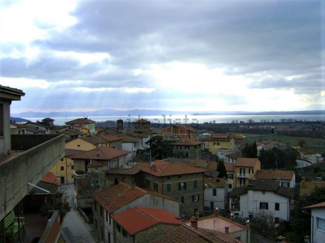 Attico in vendita a Tuoro Sul Trasimeno, Umbria