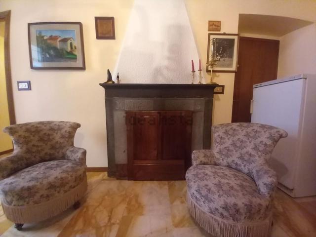 Appartamento in vendita a Borgo Val Di Taro, Reggio Emilia