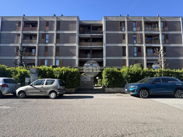 Appartamento in vendita a Cesano Maderno, Lombardia
