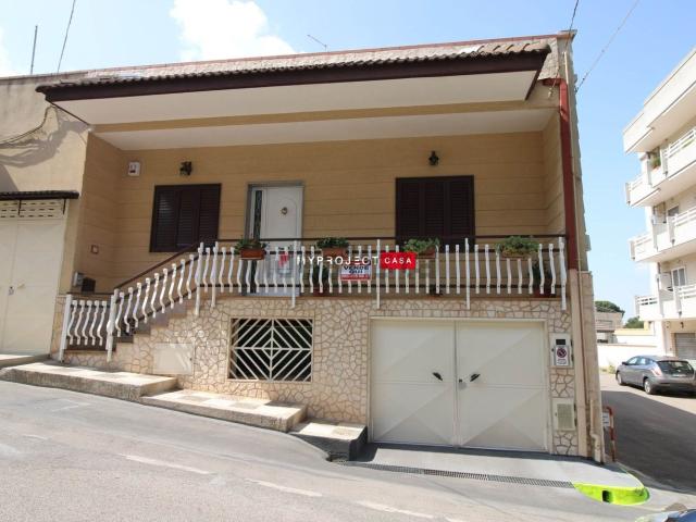 Appartamento in vendita a Crispiano, Taranto