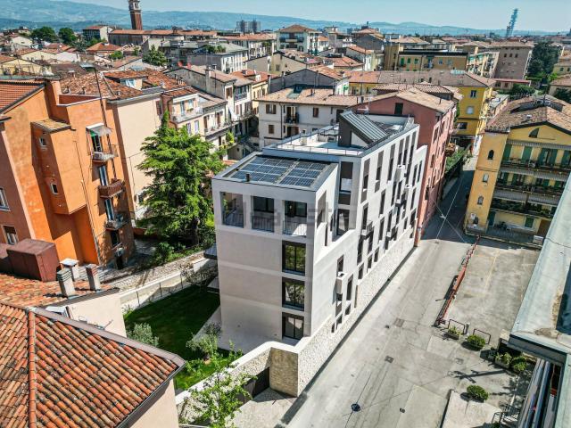 Appartamento in vendita a Est, Brenzone