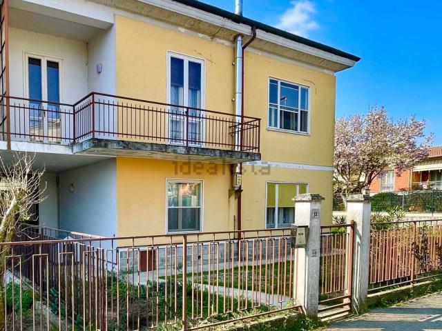 Appartamento in vendita a Linarolo, Lombardia
