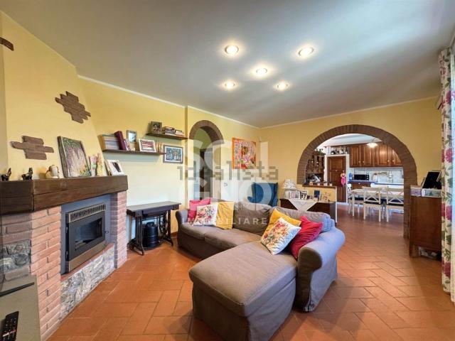 Appartamento in vendita a Carmignano, Comeana