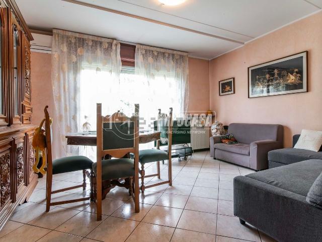 Appartamento in vendita a Prestino, Como