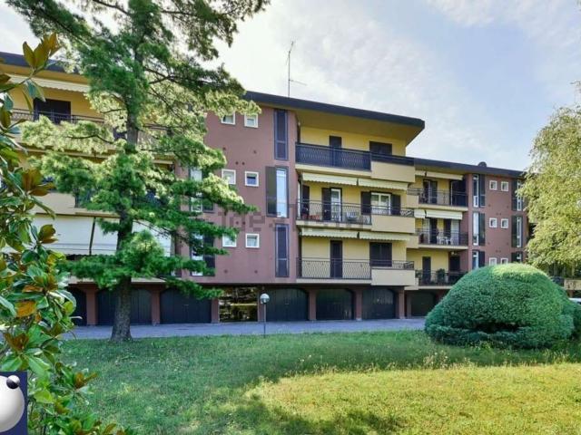 Appartamento in vendita a Longone Al Segrino, Lombardia