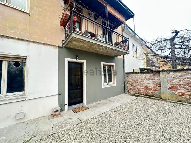 Appartamento in vendita a Zinasco, Lombardia