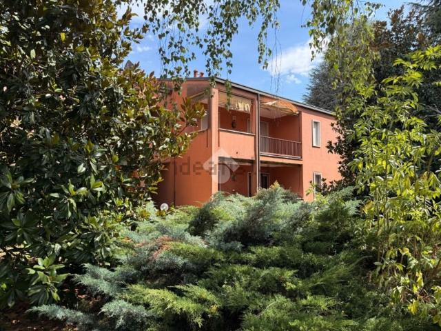Appartamento in vendita a Brugarolo, Merate