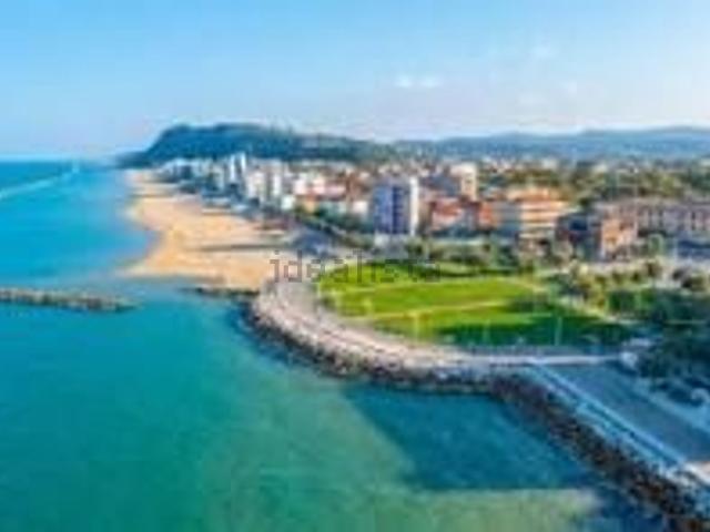 Appartamento in vendita a Pesaro, Pesaro E Urbino