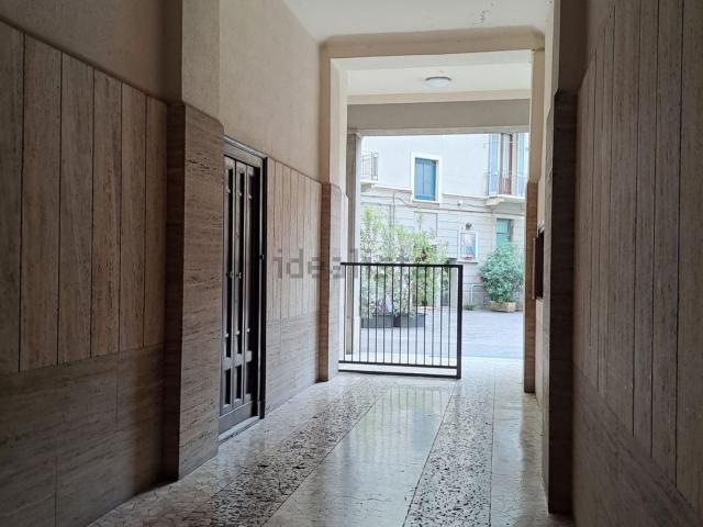 Appartamento in vendita a Municipio 9, Milano