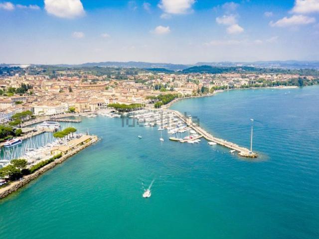 Appartamento in vendita a Desenzano Del Garda