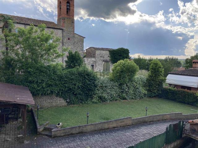 Appartamento in vendita a Palazzo Del Pero, Toscana