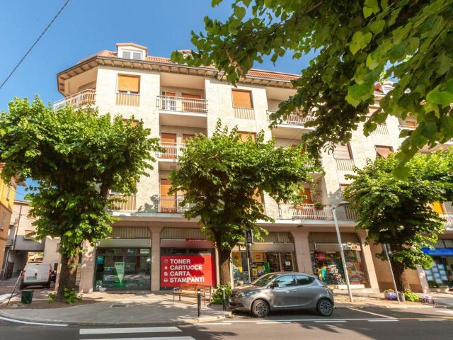 Appartamento in vendita a Cislago, Varese