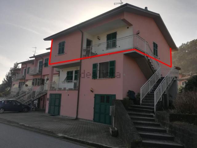 Appartamento in vendita a Follo, Liguria