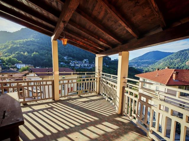 Appartamento in vendita a Schignano, Lombardia