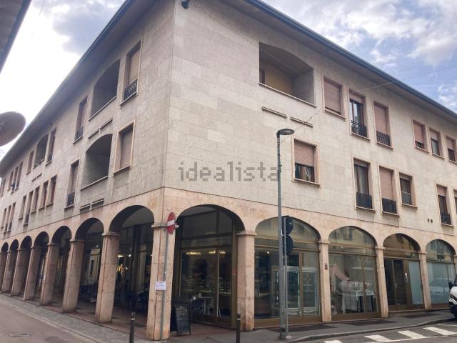 Appartamento in vendita a Oltresempione, Legnano