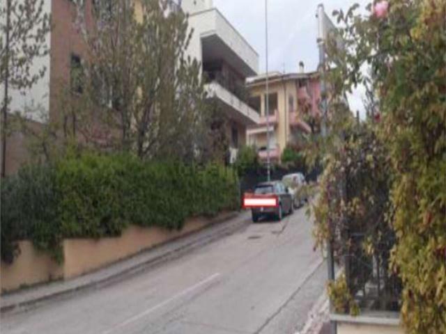 Appartamento in vendita a Quartiere dei poeti, Pineto