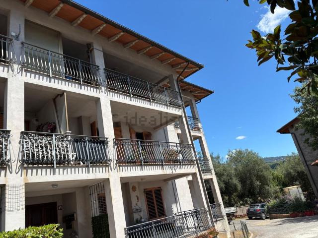 Appartamento in vendita a Tuoro Sul Trasimeno, Umbria