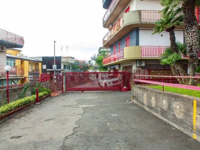 Appartamento in vendita a Aci Santa Lucia, Aci Catena