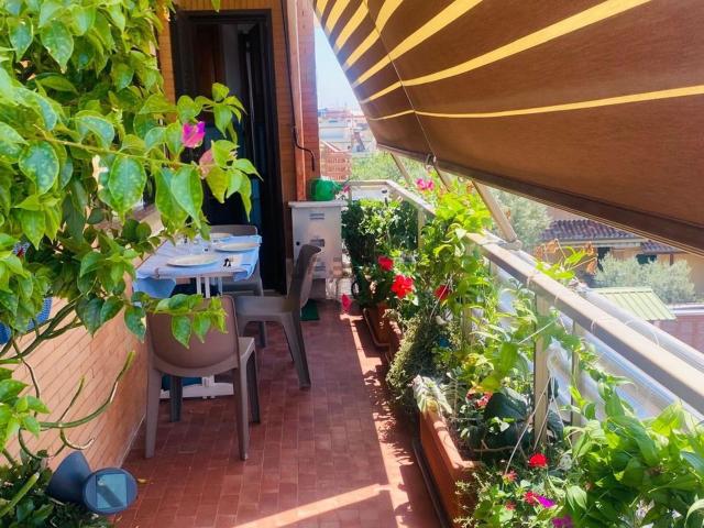 Appartamento in vendita a Laurentum, Pomezia