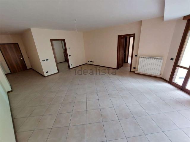 Appartamento in vendita a Unione dei comuni del Distretto Ceramico, Sassuolo