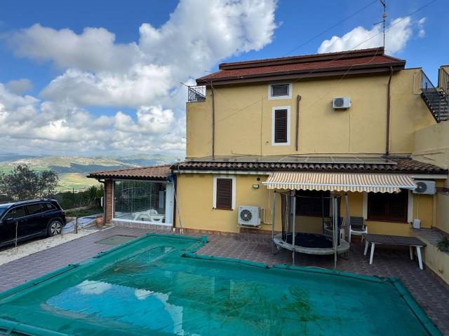 Appartamento in vendita a Caltanissetta, Sicilia