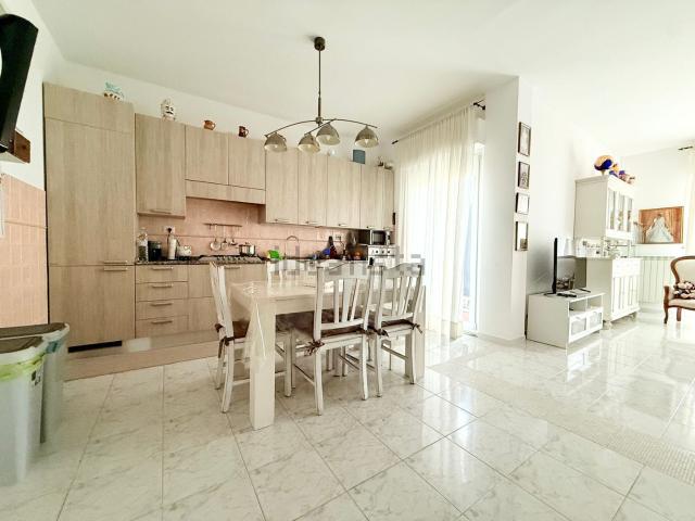 Appartamento in vendita a San Marone, Marche