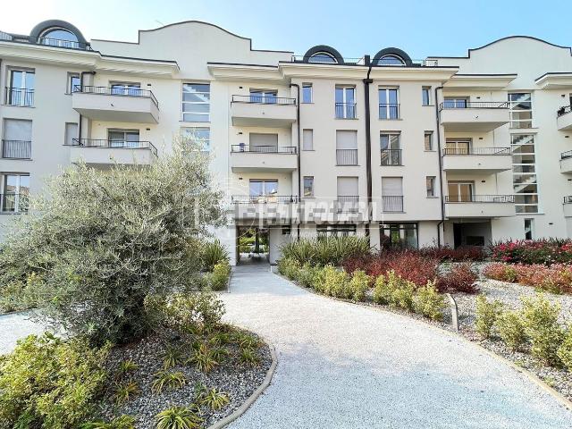 Appartamento in vendita a Maccio, Villa Guardia