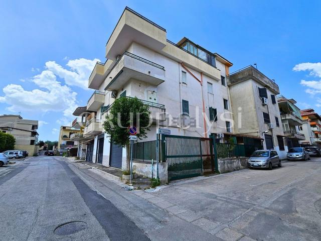 Appartamento in vendita a Calvizzano, Napoli