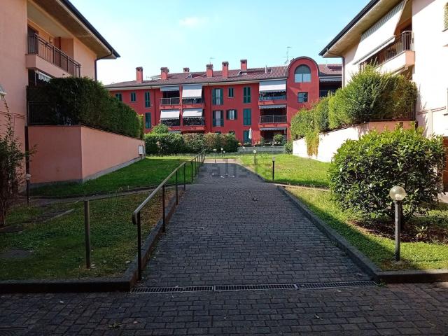 Appartamento in vendita a Corbetta, Lombardia