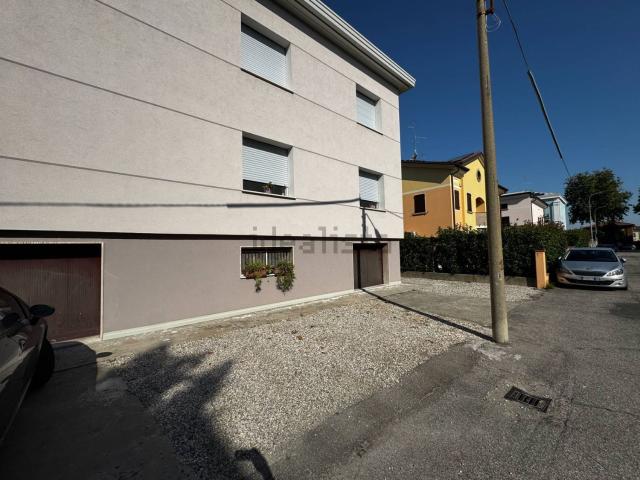 Appartamento in vendita a Mirandola, Modena