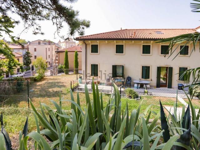 Appartamento in vendita a Sommacampagna, Veneto
