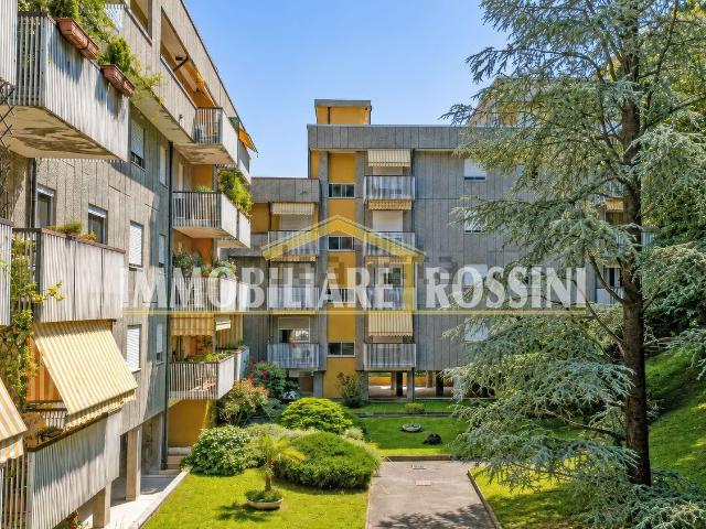 Appartamento in vendita a Biumo Superiore, Varese