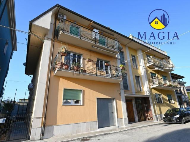Appartamento in vendita a Porto d'Ascoli centro, Marche