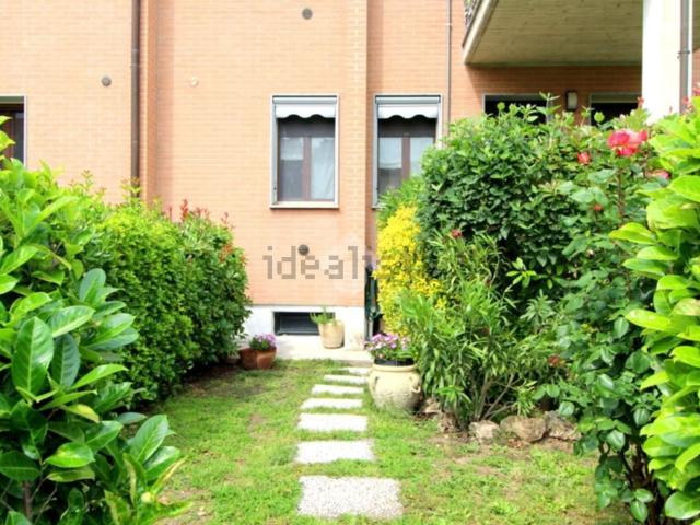 Appartamento in vendita a Traversetolo, Reggio Emilia